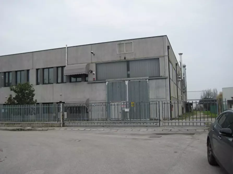 Capannone industriale in affitto a Mestrino