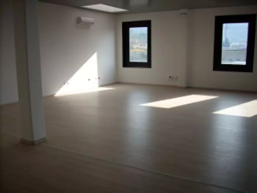 Immagine 1 di Ufficio in affitto  in Via Baldanzese a Calenzano
