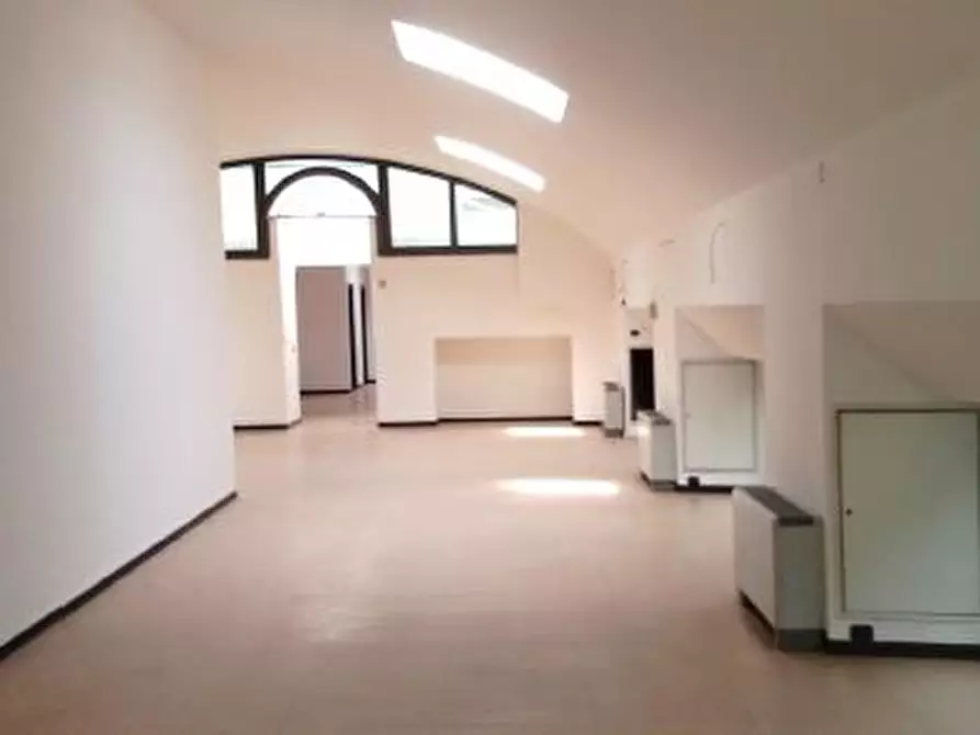 Immagine 1 di Ufficio in affitto  in Via Valentini a Prato