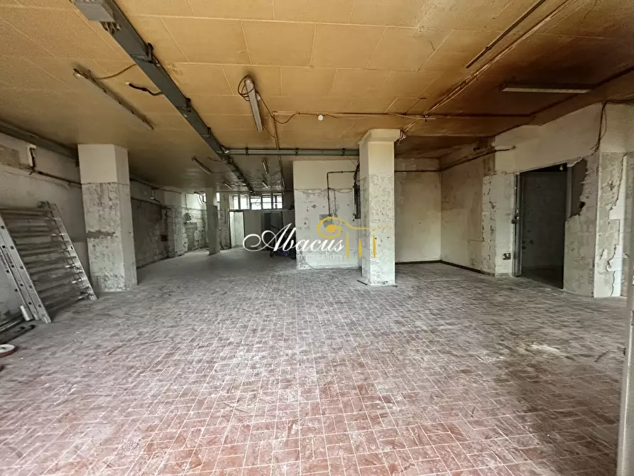 Immagine 2 di Laboratorio in affitto  in Via Sernesi a Firenze