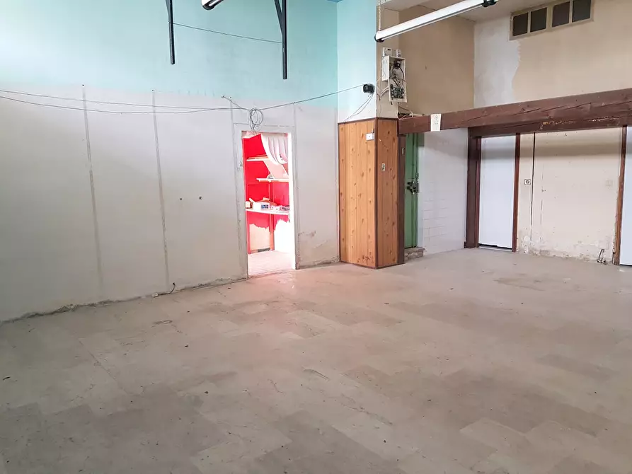 Immagine 5 di Locale commerciale in affitto  in VIA ROMA a Castagneto Po