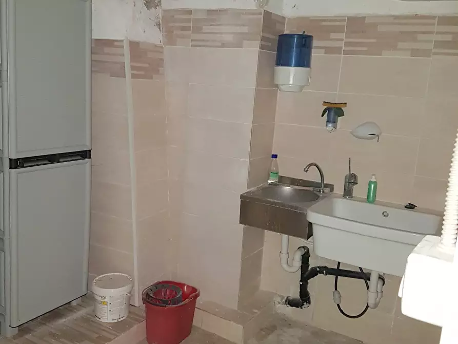 Immagine 6 di Locale commerciale in affitto  in VIA ROMA a Castagneto Po