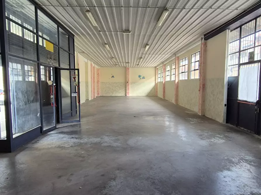 Immagine 4 di Locale commerciale in affitto  in VIA PAVESE a Chivasso