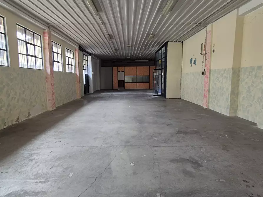 Immagine 5 di Locale commerciale in affitto  in VIA PAVESE a Chivasso