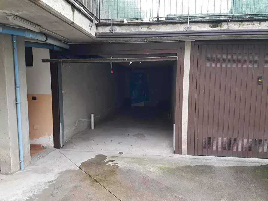 Immagine 1 di Box auto in affitto  in VIA BLATTA  a Chivasso