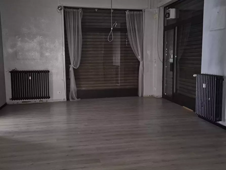 Immagine 5 di Locale commerciale in affitto  in VIA SICCARDI a Chivasso