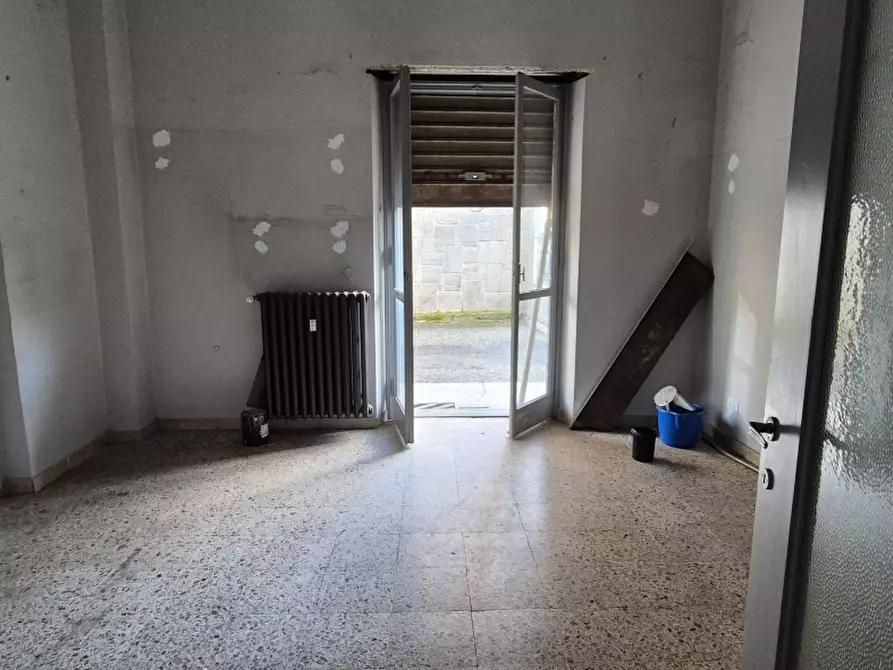 Immagine 8 di Locale commerciale in affitto  in VIA SICCARDI a Chivasso