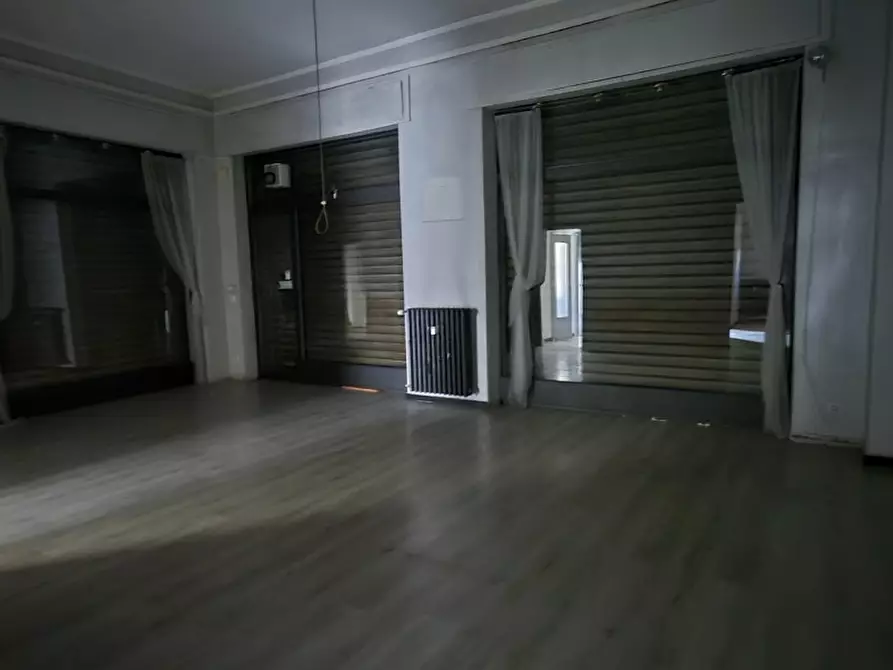 Immagine 10 di Locale commerciale in affitto  in VIA SICCARDI a Chivasso