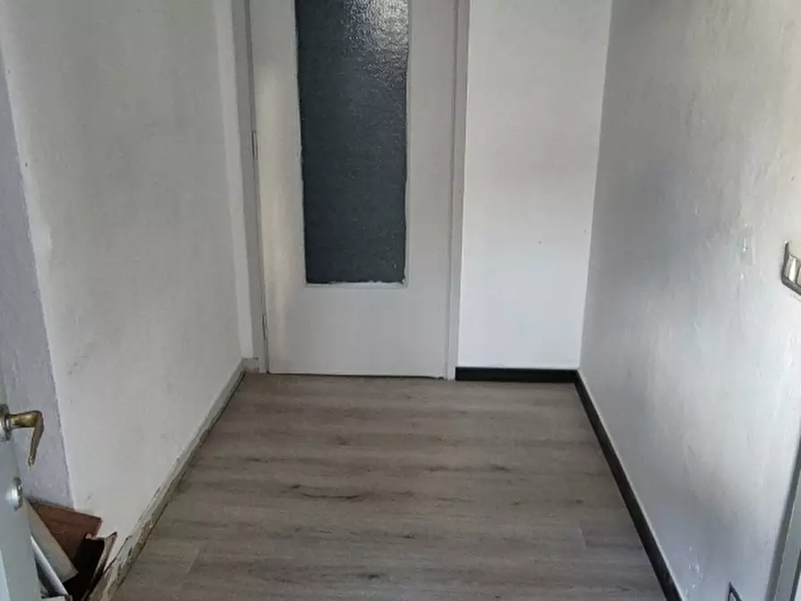 Immagine 14 di Locale commerciale in affitto  in VIA SICCARDI a Chivasso