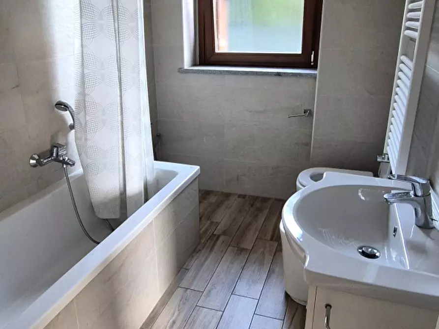 Immagine 9 di Appartamento in affitto  in VIA FAVORITA a Chivasso