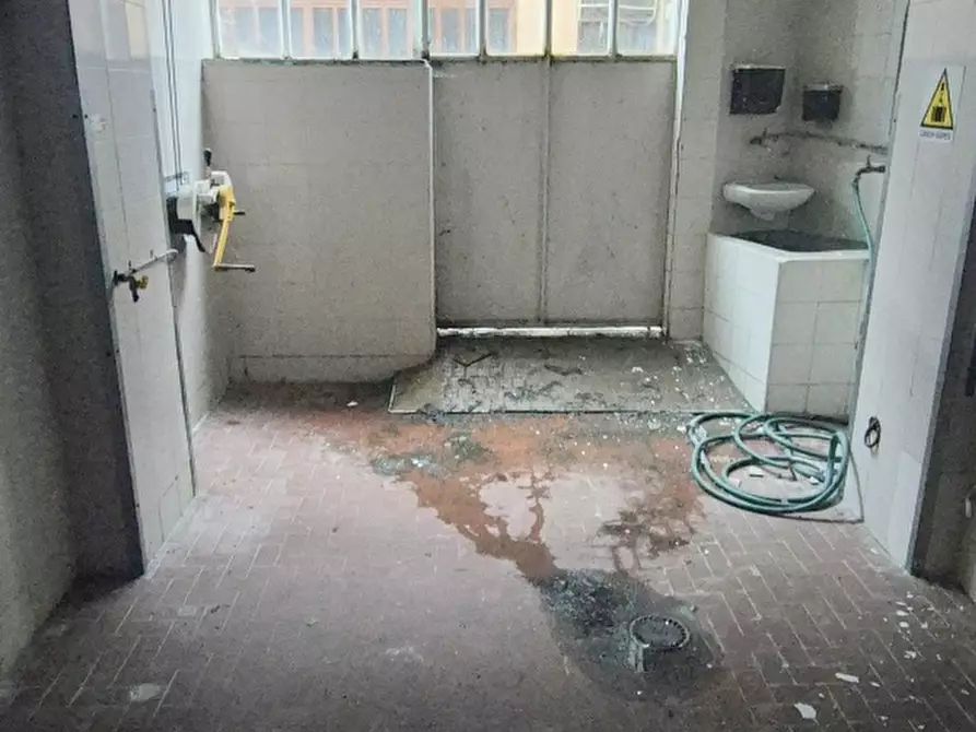 Immagine 12 di Locale commerciale in affitto  in VIA BIANDRATE a Foglizzo