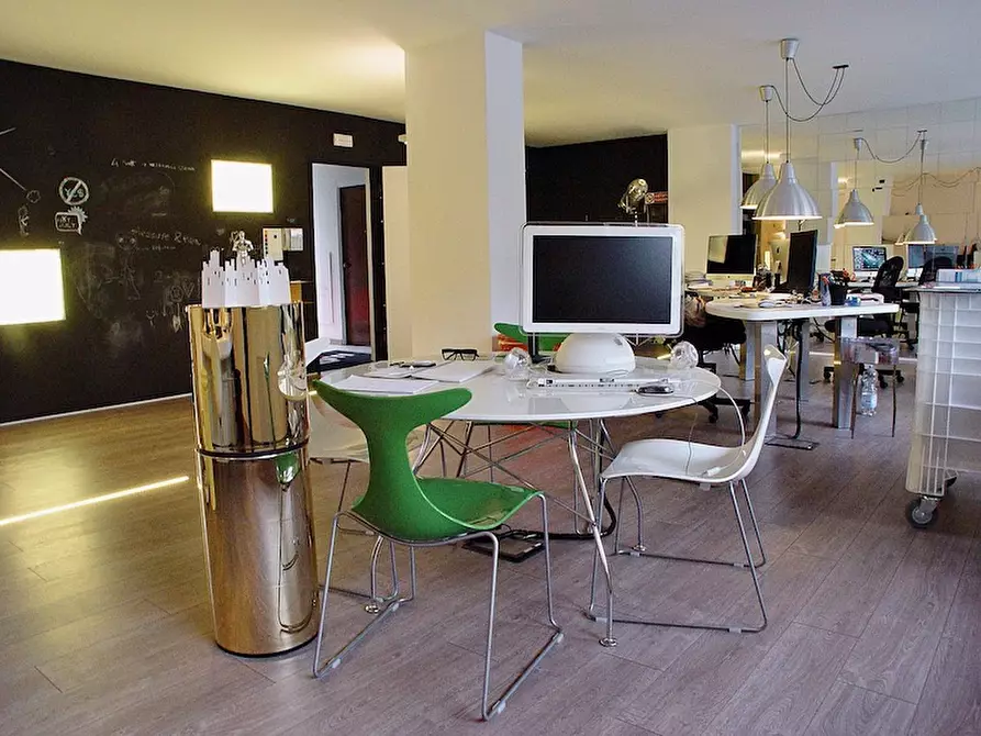 Immagine 5 di Showroom in affitto  a Firenze