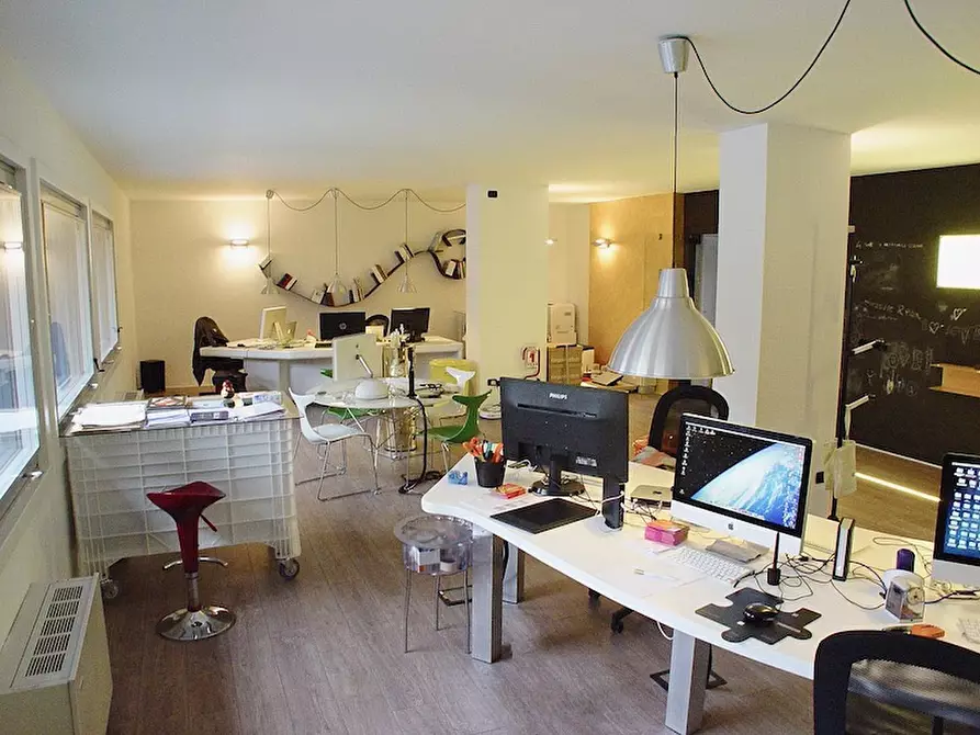 Immagine 2 di Showroom in affitto  a Firenze