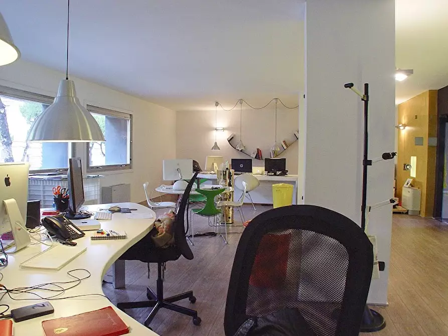 Immagine 7 di Showroom in affitto  a Firenze