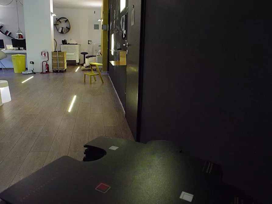 Immagine 9 di Showroom in affitto  a Firenze