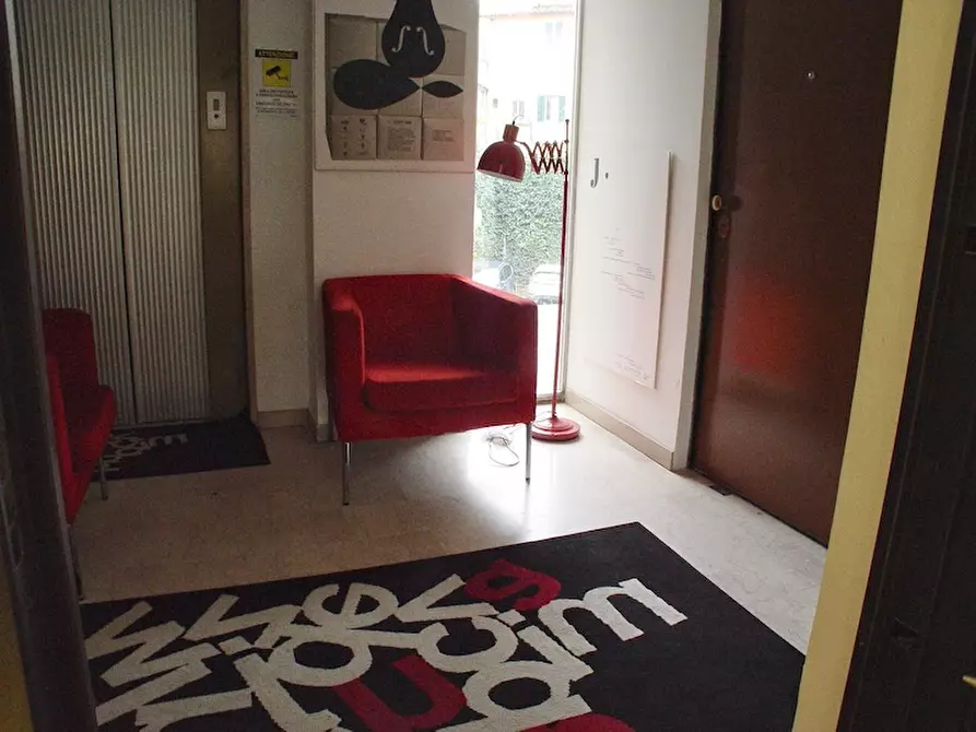 Immagine 16 di Showroom in affitto  a Firenze