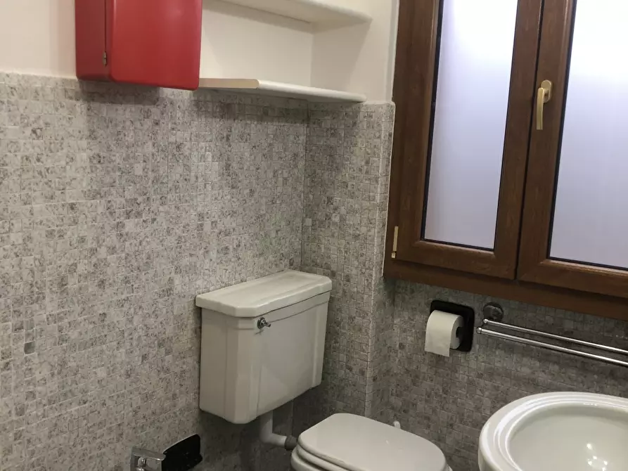 Immagine 15 di Appartamento in affitto  in VIA VITTORIO EMANUELE II a Firenze