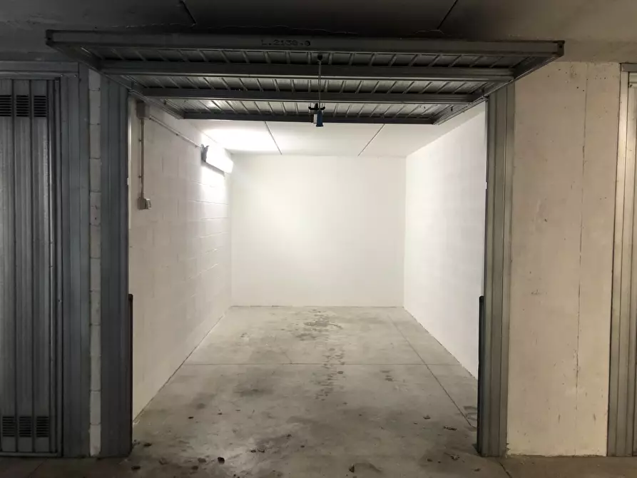 Immagine 9 di Garage in affitto  in via di Villa Demidoff a Firenze