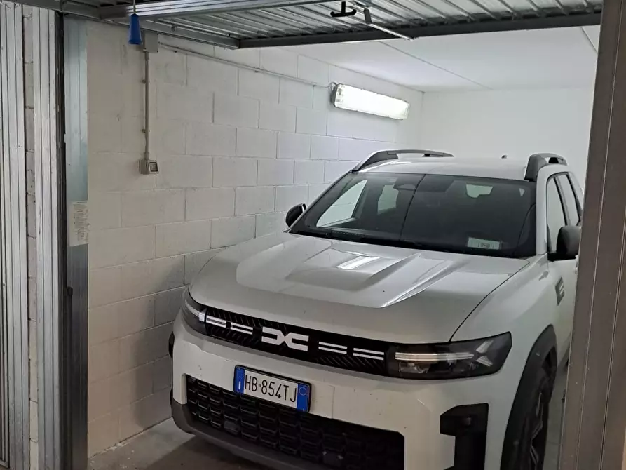 Immagine 1 di Garage in affitto  in via di Villa Demidoff a Firenze