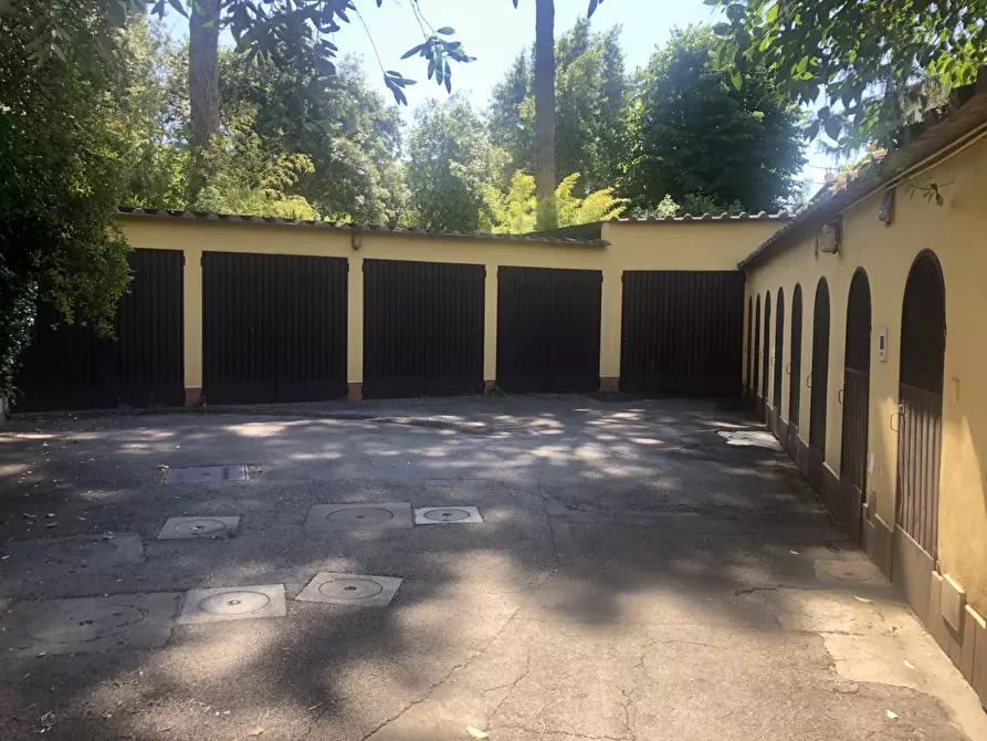 Immagine 1 di Box auto in affitto  in via Vittorio Emanuele a Firenze