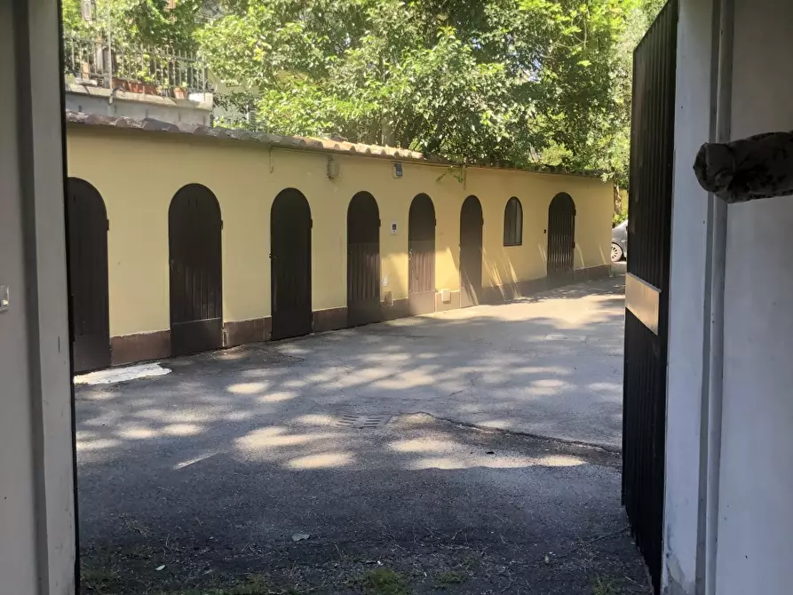 Immagine 3 di Box auto in affitto  in via Vittorio Emanuele a Firenze