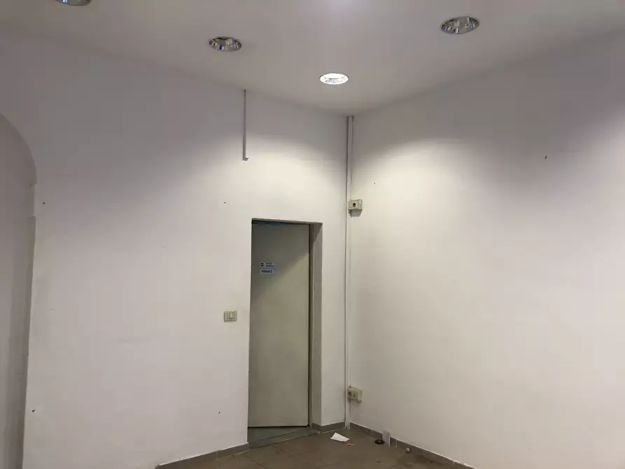 Immagine 4 di Attività commerciale in affitto  in via Romana a Firenze