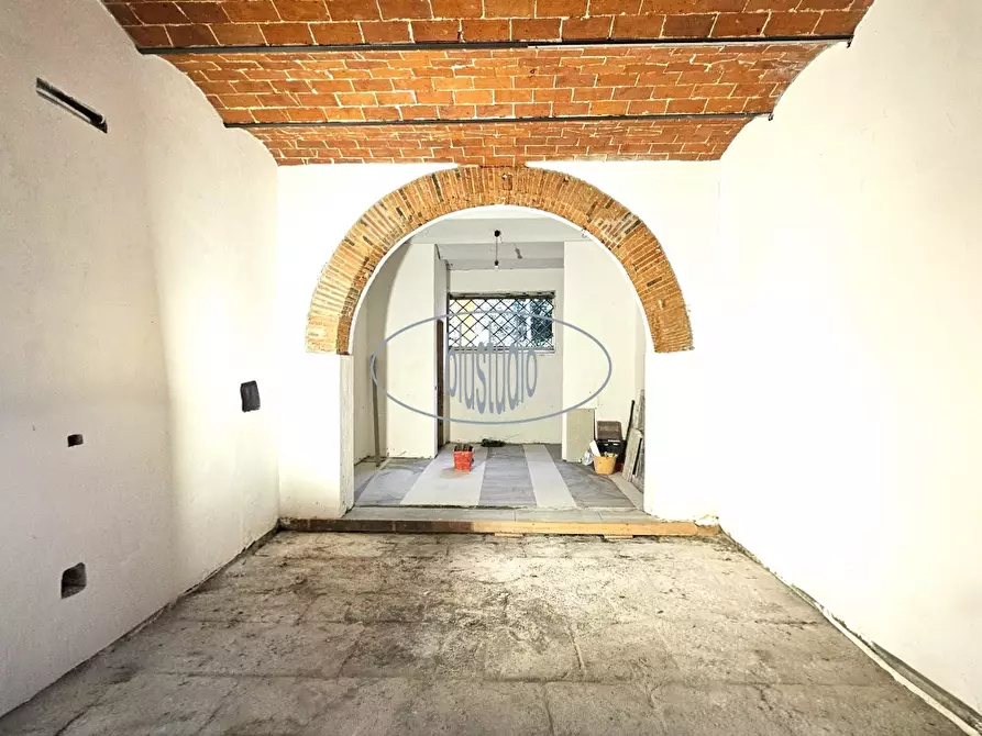 Immagine 2 di Negozio in affitto  in corso mazzini a Figline E Incisa Valdarno