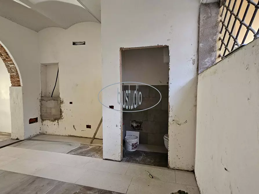 Immagine 5 di Negozio in affitto  in corso mazzini a Figline E Incisa Valdarno