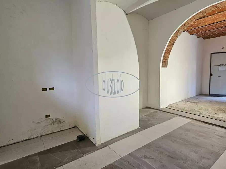 Immagine 6 di Negozio in affitto  in corso mazzini a Figline E Incisa Valdarno