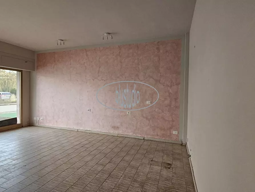 Immagine 2 di Locale commerciale in affitto  in via di norcenni a Figline E Incisa Valdarno