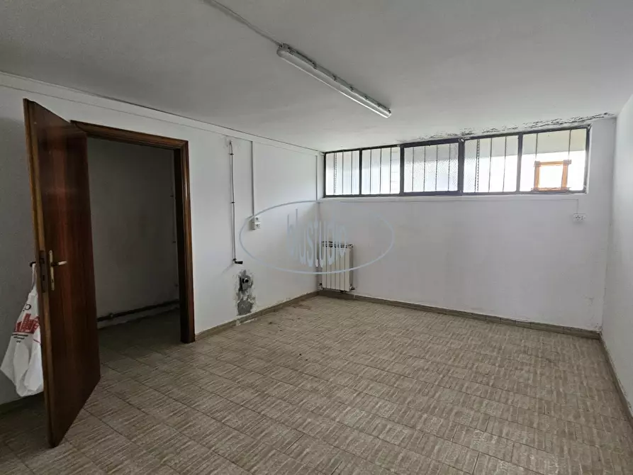 Immagine 3 di Locale commerciale in affitto  in via di norcenni a Figline E Incisa Valdarno