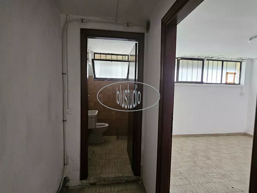 Immagine 6 di Locale commerciale in affitto  in via di norcenni a Figline E Incisa Valdarno