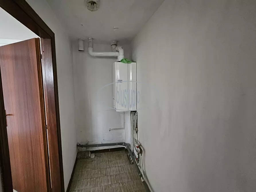 Immagine 7 di Locale commerciale in affitto  in via di norcenni a Figline E Incisa Valdarno