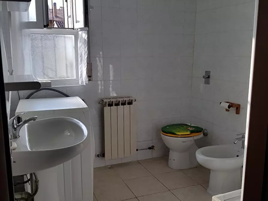 Immagine 5 di Appartamento in affitto  a Pavia