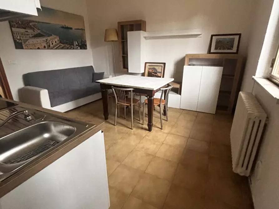 Immagine 3 di Stanza singola in affitto  a Pavia