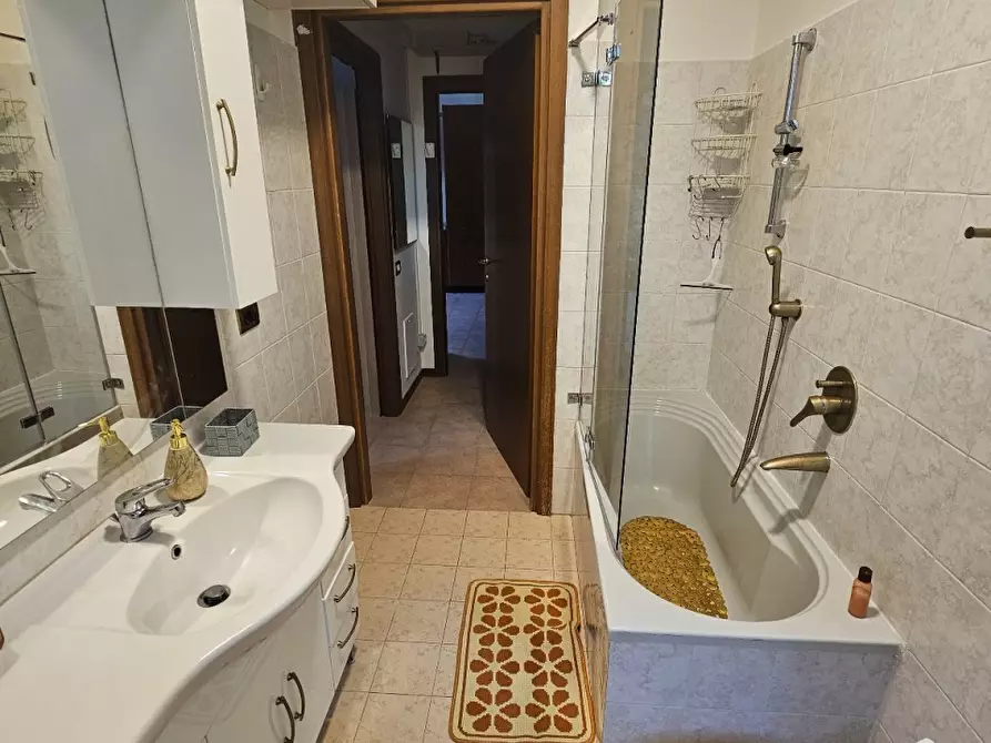 Immagine 6 di Appartamento in affitto  a Giussago