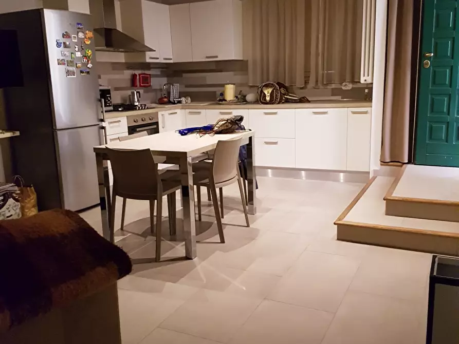 Immagine 3 di Appartamento in affitto  a Pavia