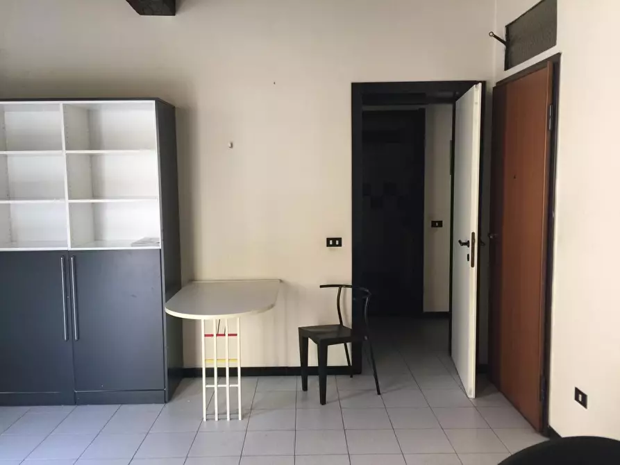Immagine 2 di Stanza singola in affitto  a Pavia