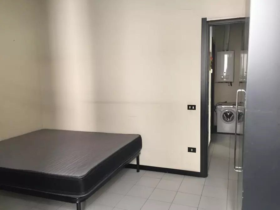 Immagine 8 di Stanza singola in affitto  a Pavia