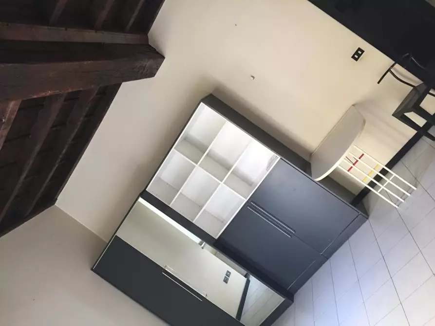 Immagine 6 di Stanza singola in affitto  a Pavia