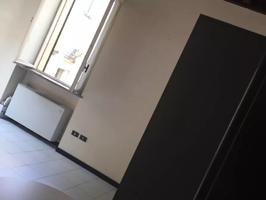 Immagine 10 di Stanza singola in affitto  a Pavia