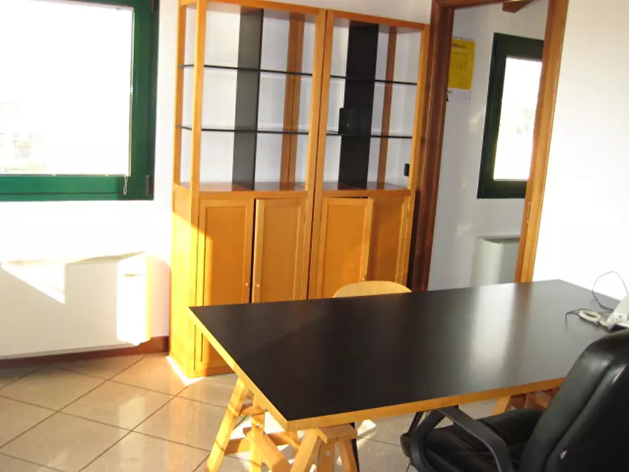 Immagine 4 di Ufficio in affitto  a Padova