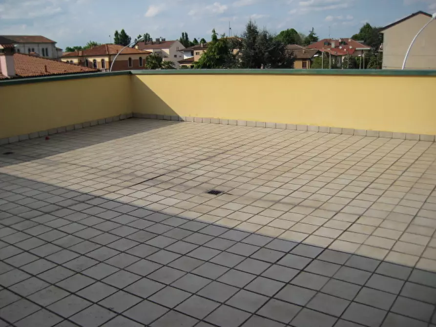 Immagine 7 di Ufficio in affitto  a Padova