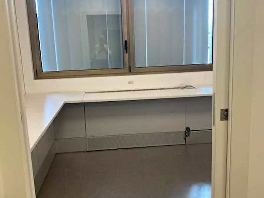 Immagine 6 di Ufficio in affitto  a Padova