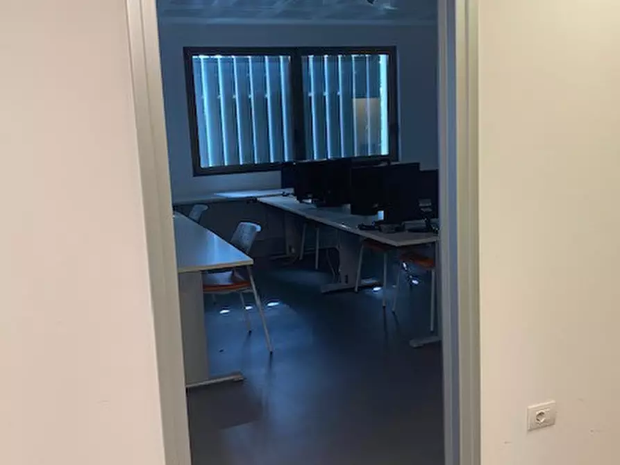 Immagine 7 di Ufficio in affitto  a Padova