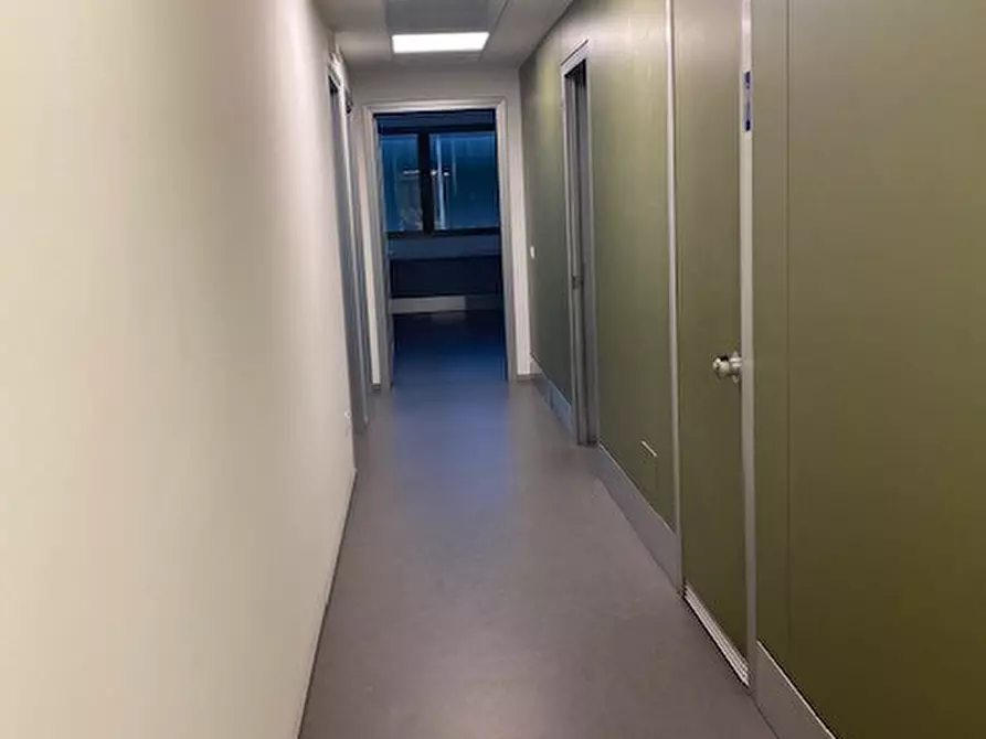 Immagine 8 di Ufficio in affitto  a Padova