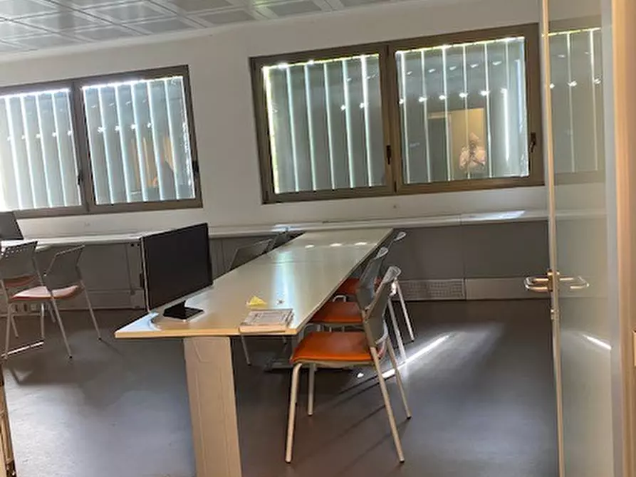 Immagine 11 di Ufficio in affitto  a Padova