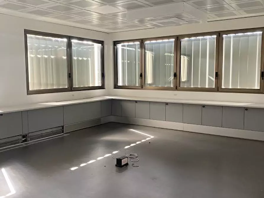 Immagine 13 di Ufficio in affitto  a Padova