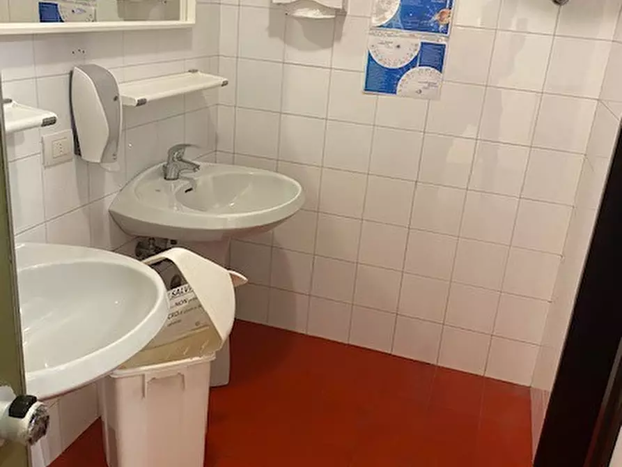 Immagine 16 di Ufficio in affitto  a Padova