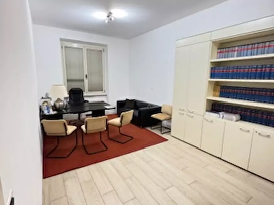 Immagine 5 di Ufficio in affitto  a Padova